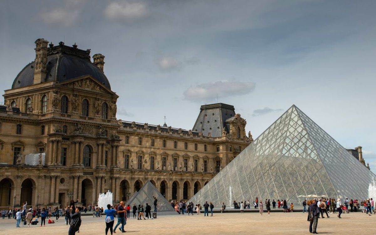Direkt beim Louvre befindet sich die Luxus Shopping Mall in der nun DooH Screens vermarktet werden (Foto: Clear Channel)