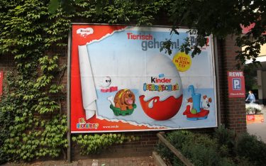 Rund um den Point-of-Sale sorgen nun verstärkt Ü-Eier für Aufmerksamkeit und höhere Abverkäufe (Foto: Weischer Media)