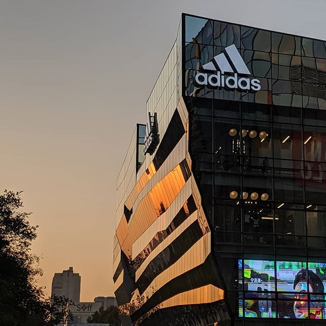 Sunset at #adidas flagship store in #beijing #sanlitun - the recently extended shopping center offers one of the best shopping experience in the Chinese capital #invidis #siteinspection #digitalsignage