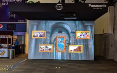 Panasonic verbindet Displays und Projektion - hier auf der DSS Mexico (Foto: invidis)