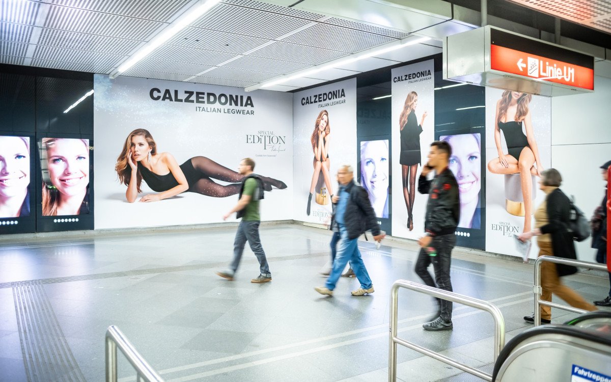 Calzedonia Kampagne in Wiener U-Bahnhöfen (vor Corona) (Foto: Gewista)