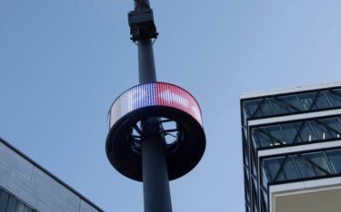 Cleverciti Rund-LED an Straßenlaternen infomieren Parkplatzsuchende nun auch in Köln (Foto: Cleverciti)