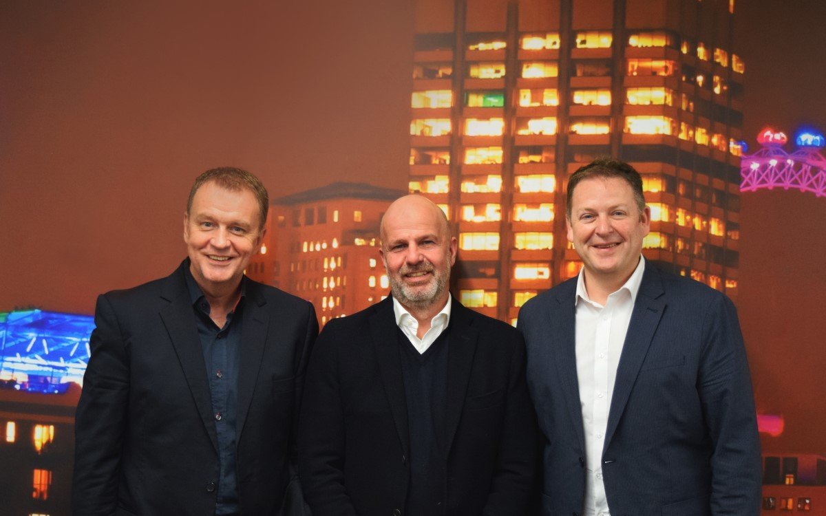 (v.l.) Barry Cupples, CEO Talon mit dem neuen Europachef Winfried Karst und Adrian Skelton, geschäftsführender Partner (Foto: Talon)