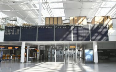 Leere FIDS-Screens - 95% weniger Passagiere am Flughafen München (Foto: FMG)