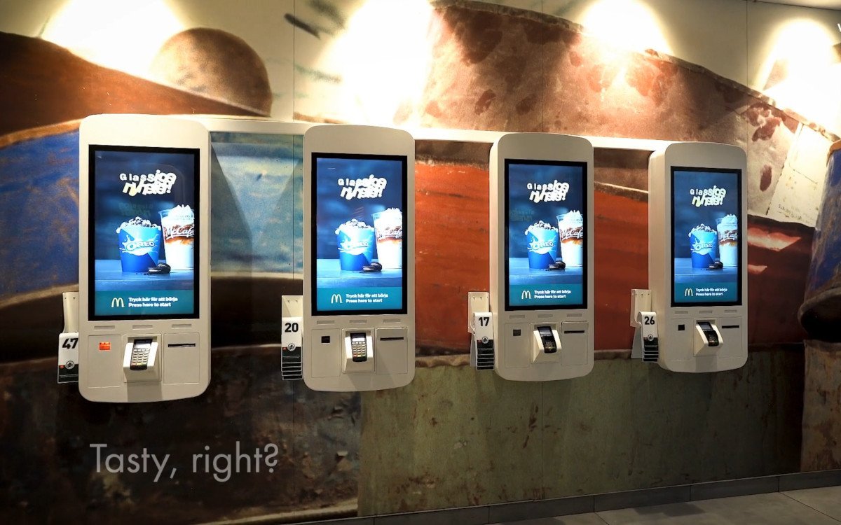 McDonalds Orderterminals werden zu Digital Signage Touchpoints (Foto: Screenshot)