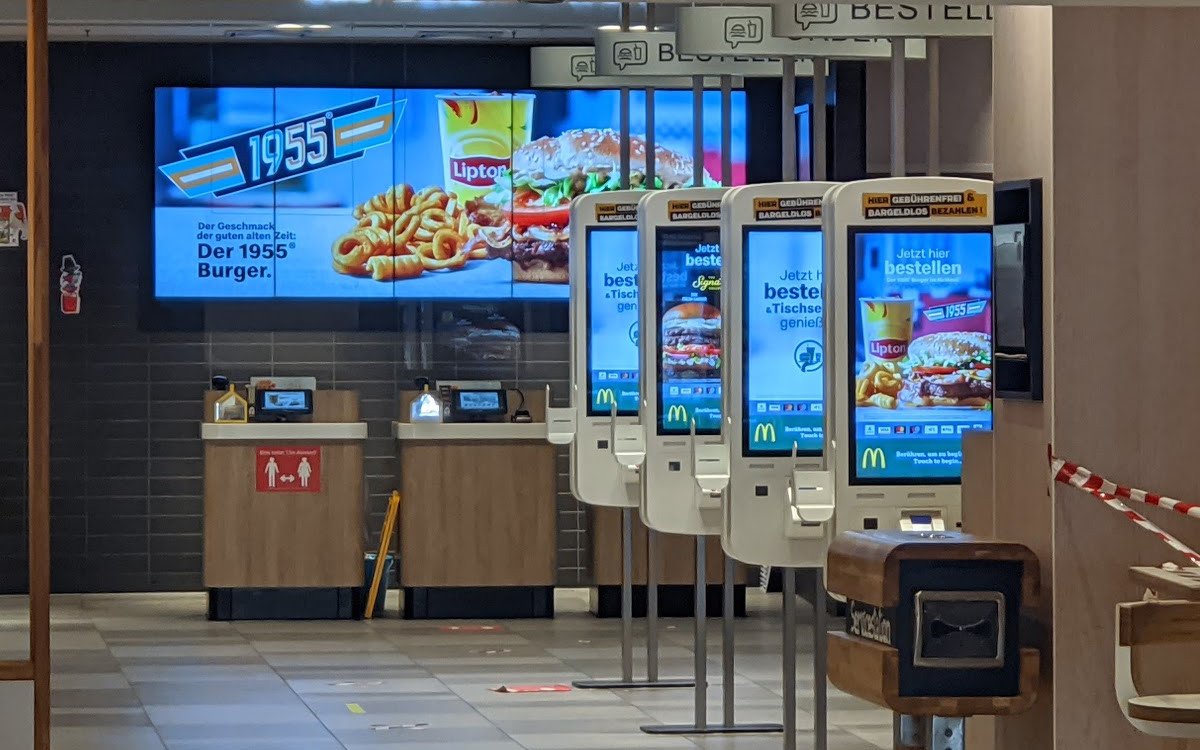 Digital Signage bei McDonalds (Foto: invidis)