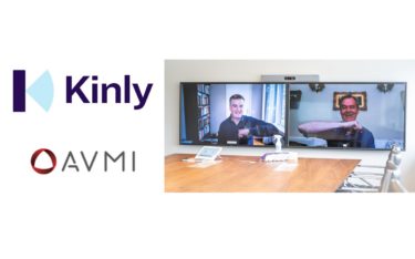 Kinly übernimmt AVMI – Kinly CEO Robbert Bakker (l.) und AVMI CEO Edward Cook beim virtuellen Handschlag (Foto: Kinly)