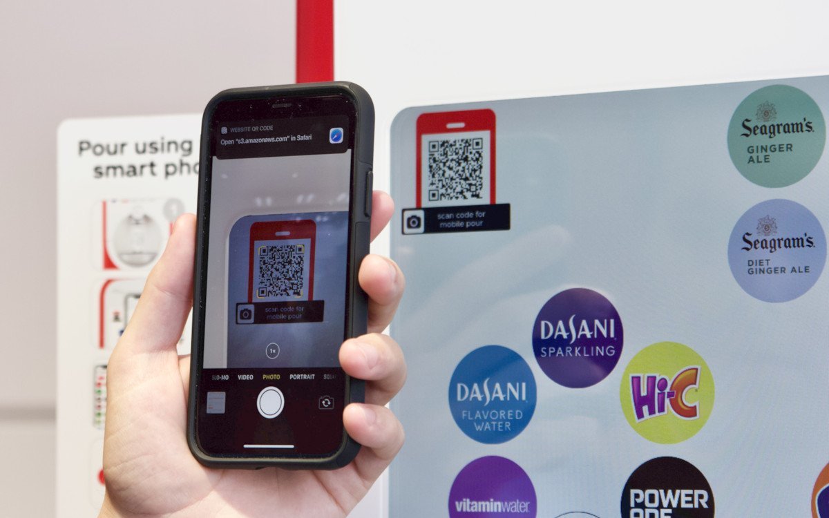 Coca Cola QR Code Ersetzt Touchdisplay Invidis