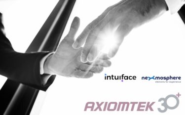 Axiomtek gibt eine neue Partnerschaft mit Intuiface und Nexmosphere bekannt (Foto: Axiomtek)