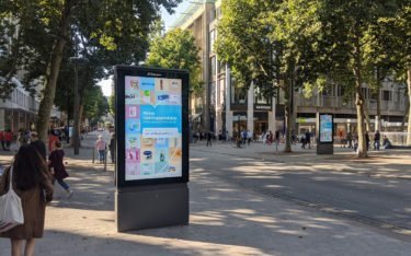 DM Kampagne auf JCDecaux Screens in Hamburg (Foto: invidis)