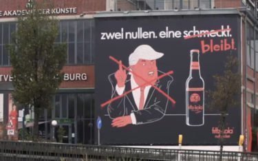 zwei nullen. eine bleibt – Charmantes Werbeplakat von Fritz-Kola zur US-Wahl (Foto: Screenshot)