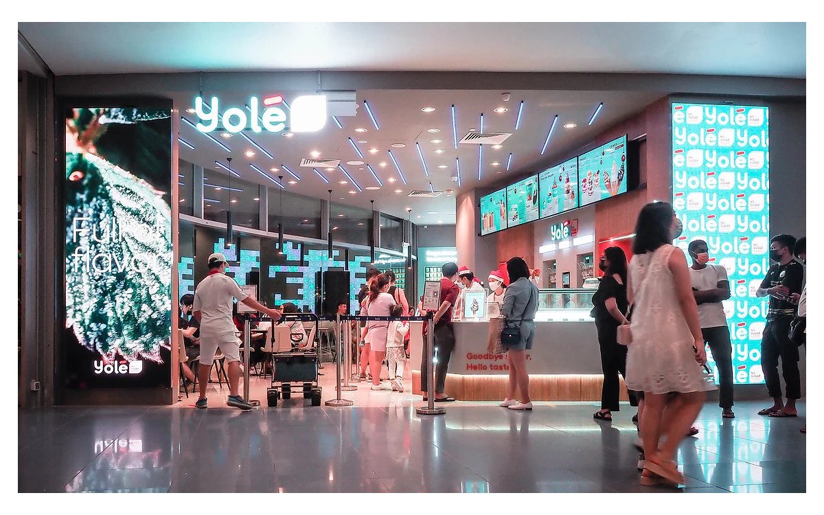 Yole Flagship in Singapur - Signage meets Dessert (Foto: Yole)