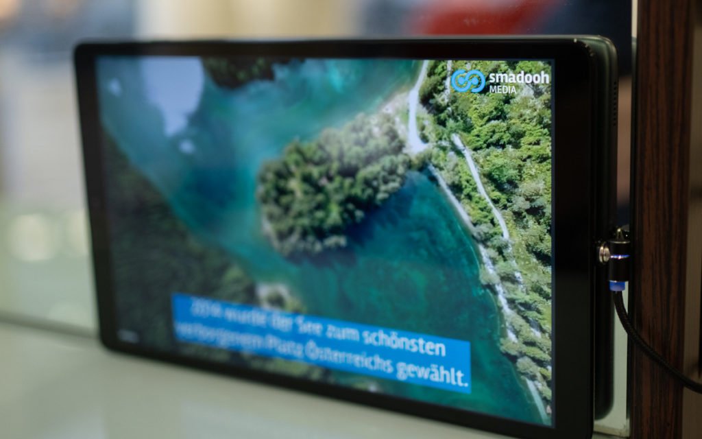 Neues DooH Netzwerk in Schweizer Frisörsalons (Foto: Smadooh Media)