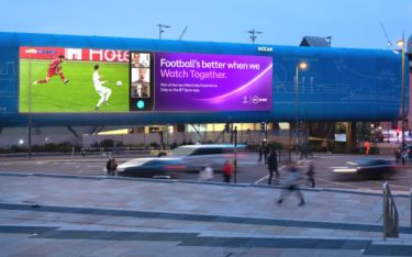 Eine Content-Partnerschaft mit BT Sport bringt die UEFA Champions League auf DooH-Screens von Ocean in UK, hier in Liverpool (Foto: Ocean Outdoor)