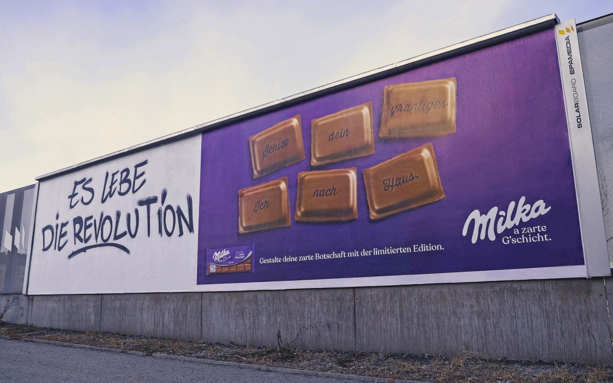 Die Mika-Kampagne zum 120-jährigen Jubiläum ist derzeit in ganz Österreich zu sehen (Foto: Epamedia)