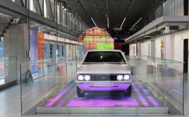Vorne Retro, hinten Zukunft – Der neue Hyundai Showroom in Busan eröffnet mit einer Design-Ausstellung (Foto: NEST ONE⁠ - BRAND.EXPERIENCE.ARCHITECTURE)