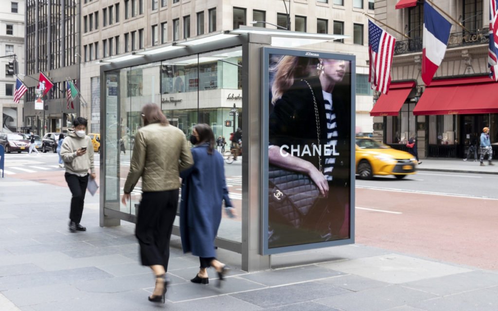 Luxus-Marken werben wieder auf DooH (Foto: JCDecaux)