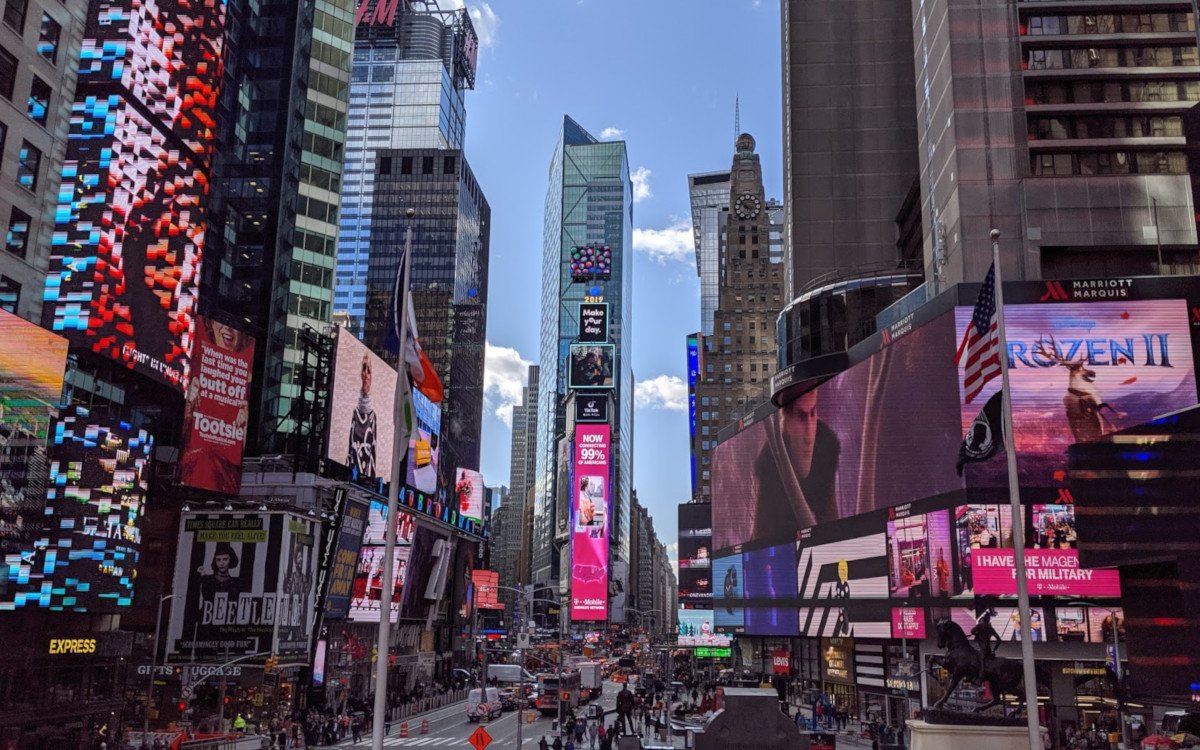 Einer der bekanntesten DooH-Locations in Nordamerika: New York Times Square (Foto: invidis)
