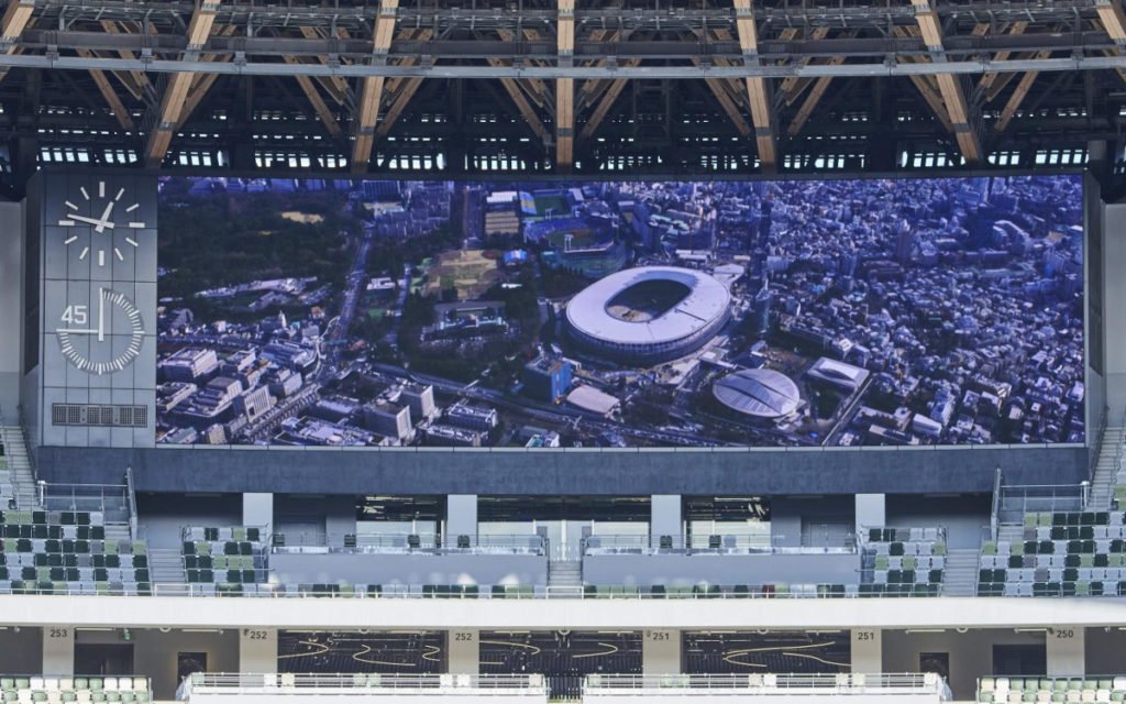 Die beiden Screens im National Stadium sind mehr als 30 Meter breit. (Foto: Panasonic)