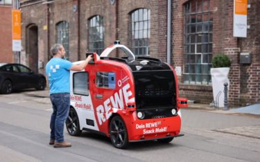 Das selbstfahrende Büdchen in Köln - Rewe Snack Mobil (Foto: Vodafone)