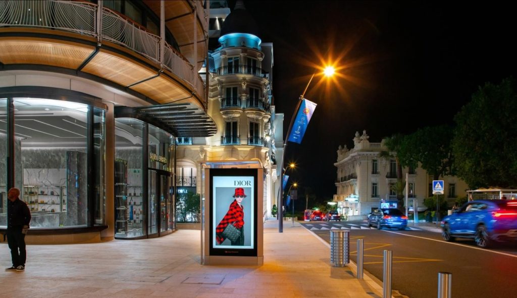 Dior Kampagne auf Clear Channel Screens vom Amscreen in Monaco (Foto: Clear Channel)