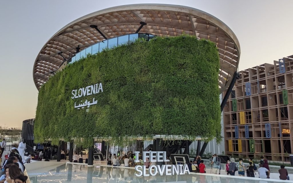 Grüne Fassade - nicht nur am Expo-Pavillon von Slowenien (Foto: invidis)