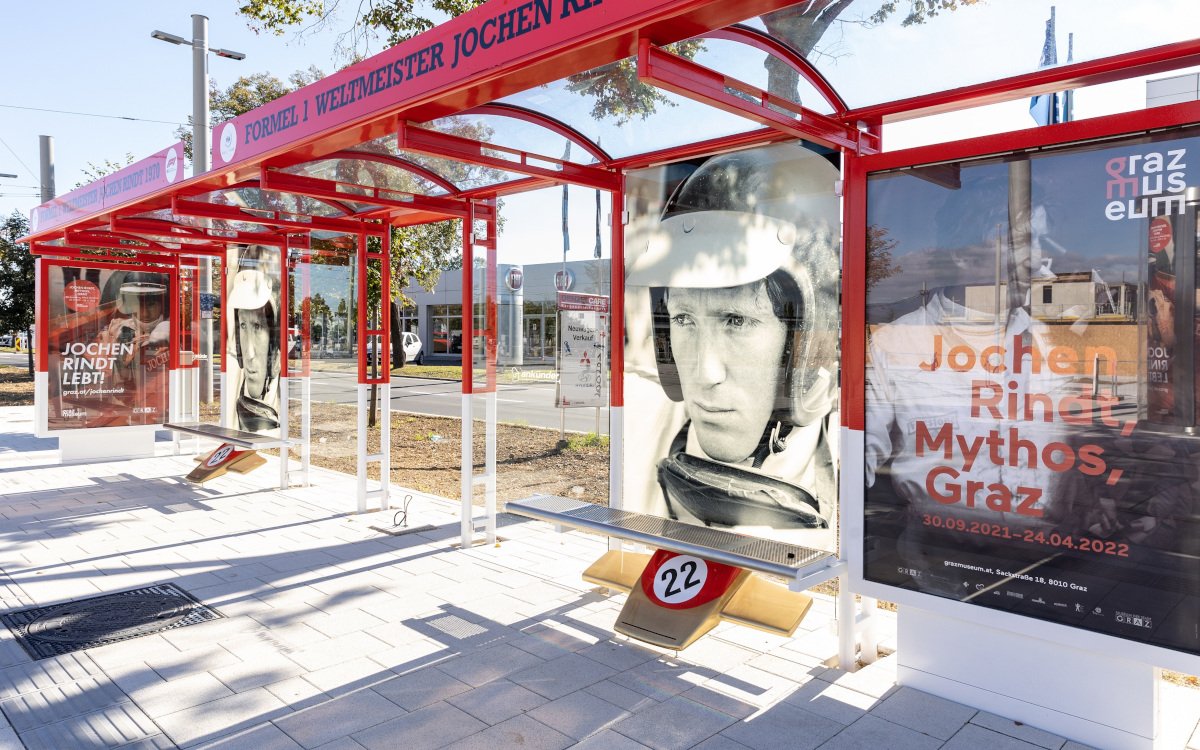 Ein Wartehaus mit Totalbranding zum 50. Todestag von Jochen Rindt (Foto: Nikola Milatovic)