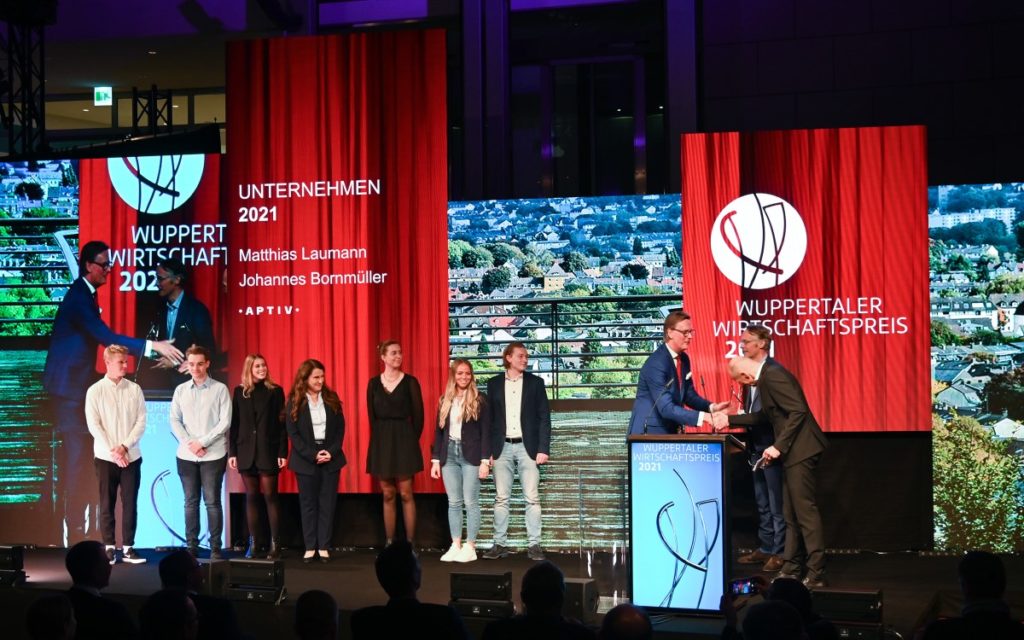 Verleihung der Wuppertaler Wirtschaftspreise 2021 mit LED-Technik von Innlights Displaysolutions (Foto: Innlights Displaysolutions)