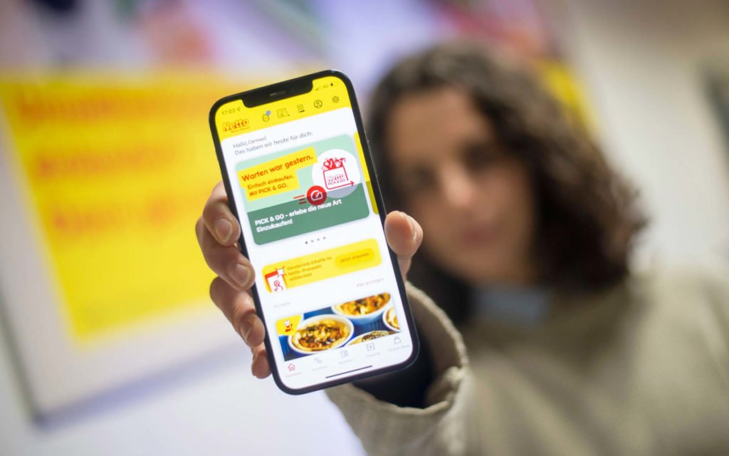 Für das smarte Shopping-Erlebnis braucht die Kundin oder der Kunde die Netto-App. (Foto: Netto Marken-Discount Stiftung & Co. KG)