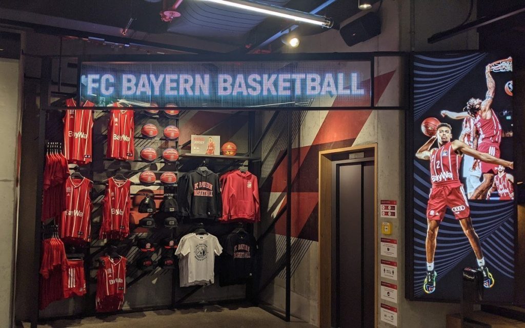 Die FC Bayern World gewinnt den Euroshop Retail Design Award 2022. (Foto: invidis)