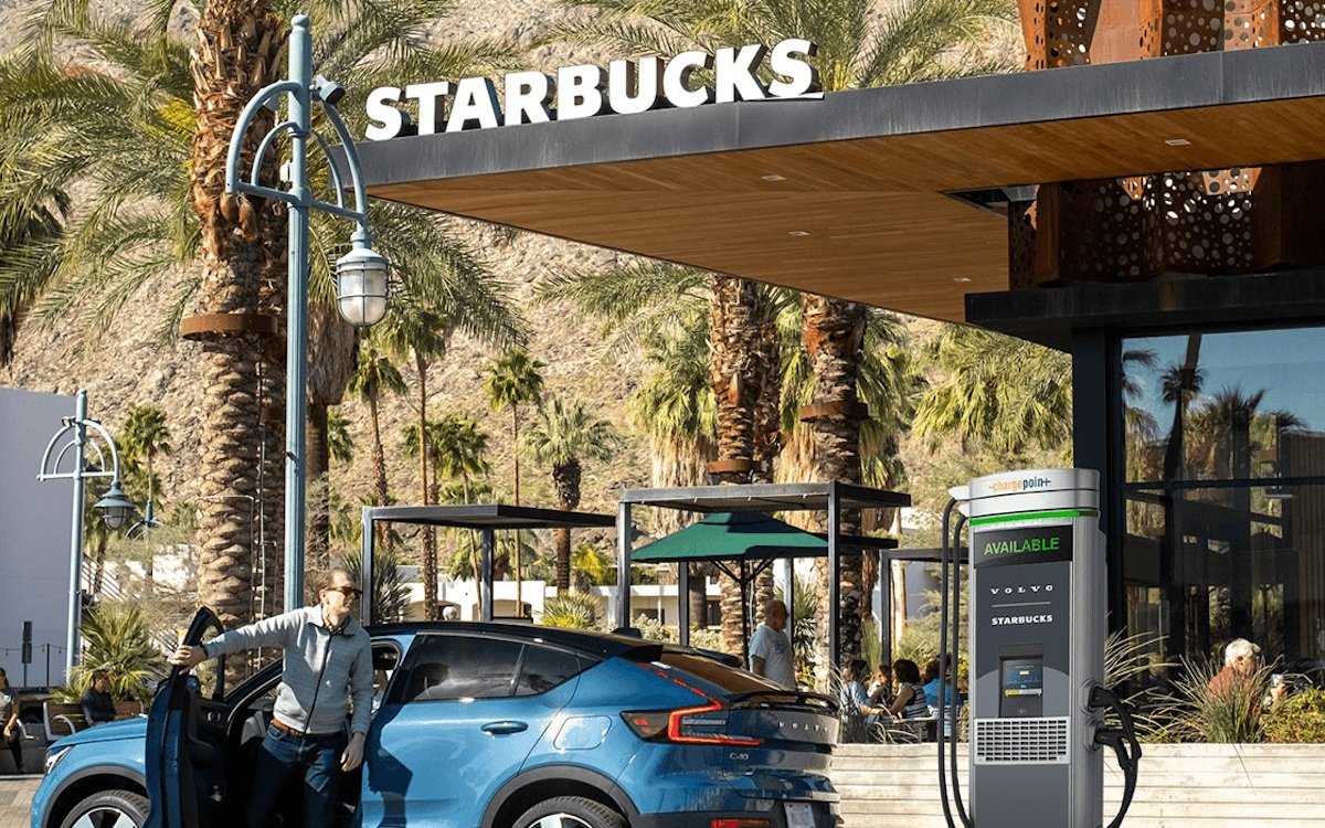 Starbucks setzt auf Schnelllader (Foto: Starbucks)