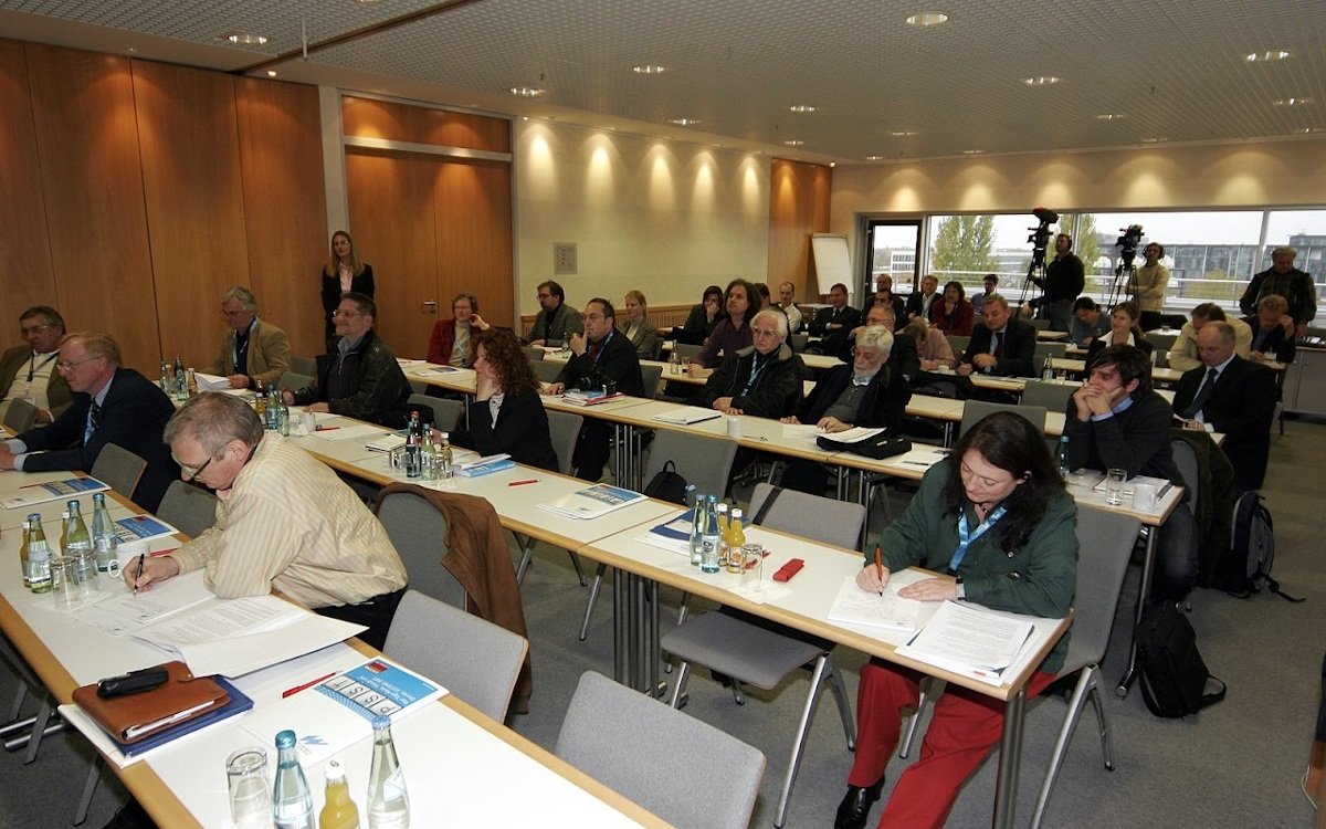Bescheidene Anfänge: erste invidis Konferenz 2006 (Foto: invidis)