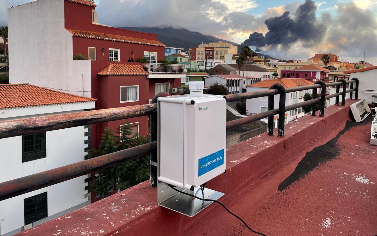 Das Messgerät AQ Guard Smart im Einsatz auf La Palma (Foto: Palas GmbH)