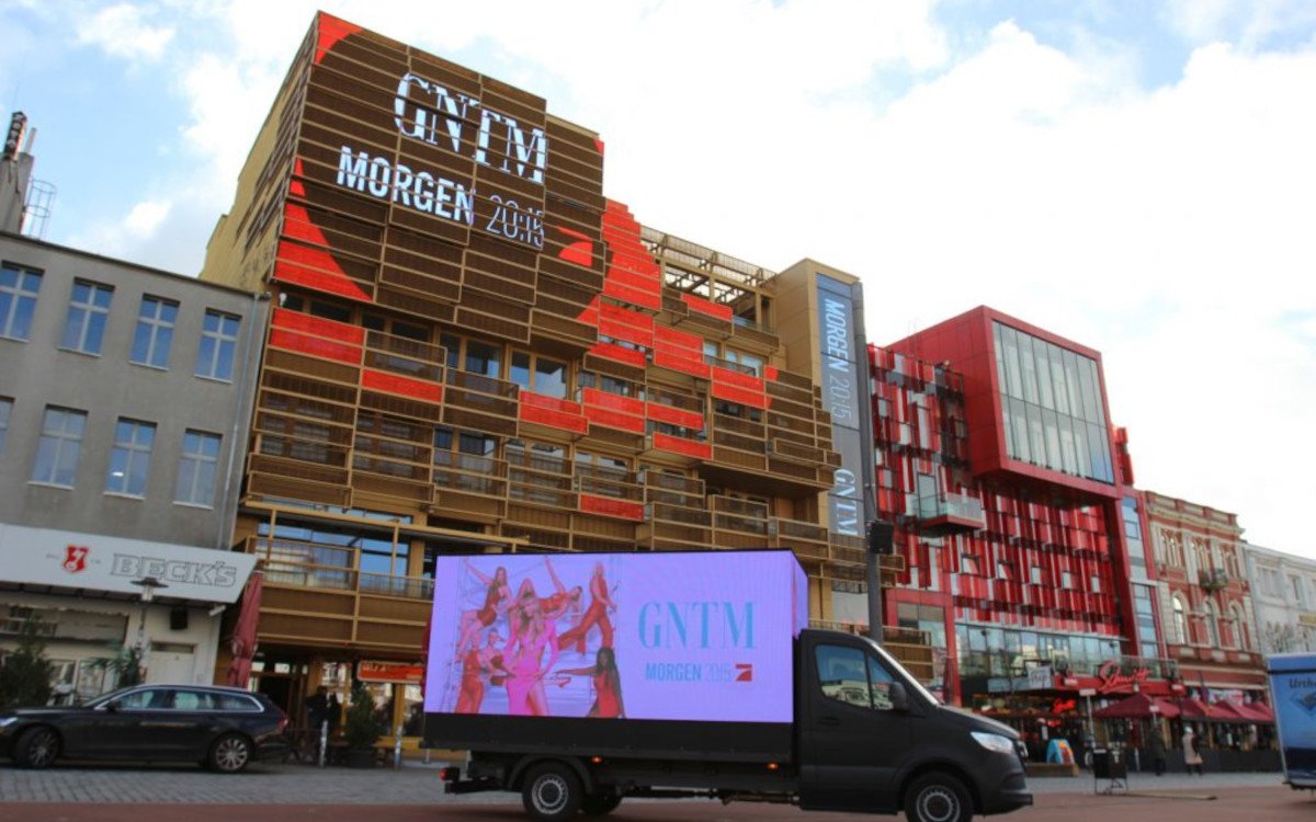 GNTM auf der Hamburger Medienfassade (Foto: It Works Group)