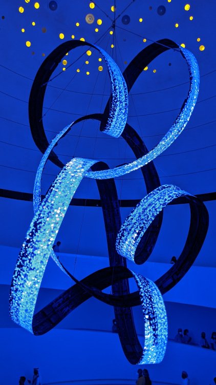Die LED-Skulptur Dynamo im spanischen Pavillon (Foto: invidis)