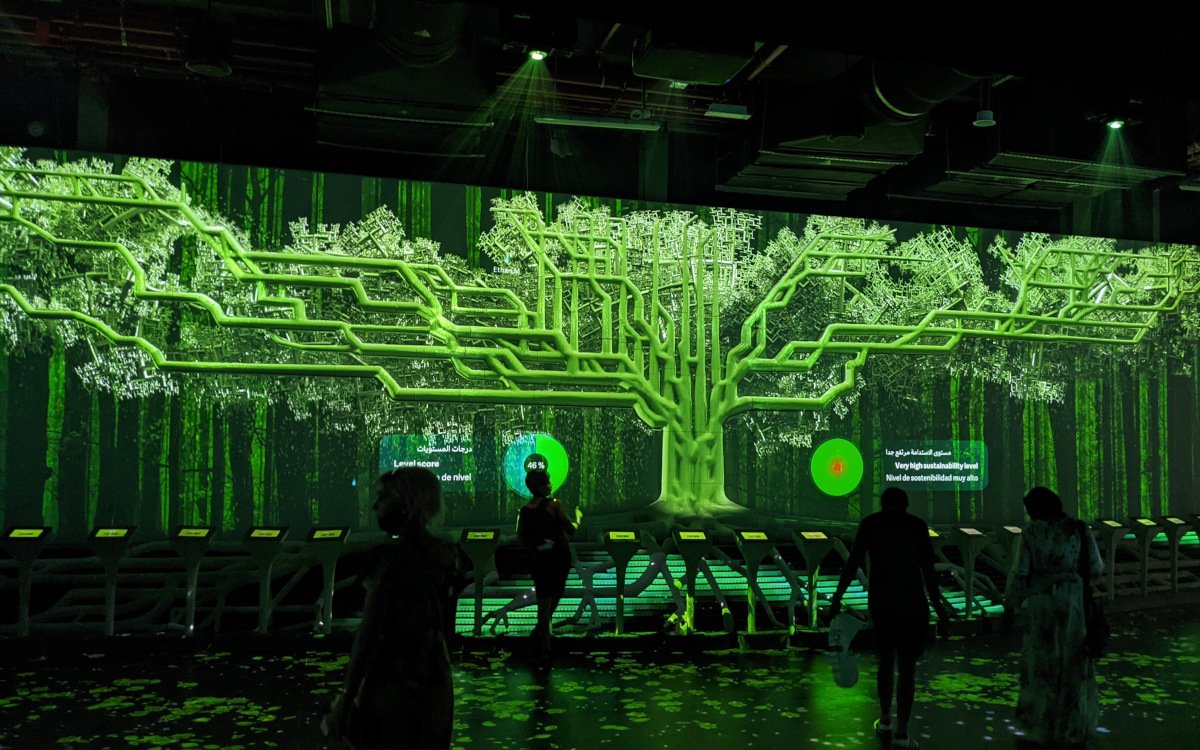 Der Ausstellungsbereich "Forest of Intelligence" im spanischen Pavillon (Foto: invidis)
