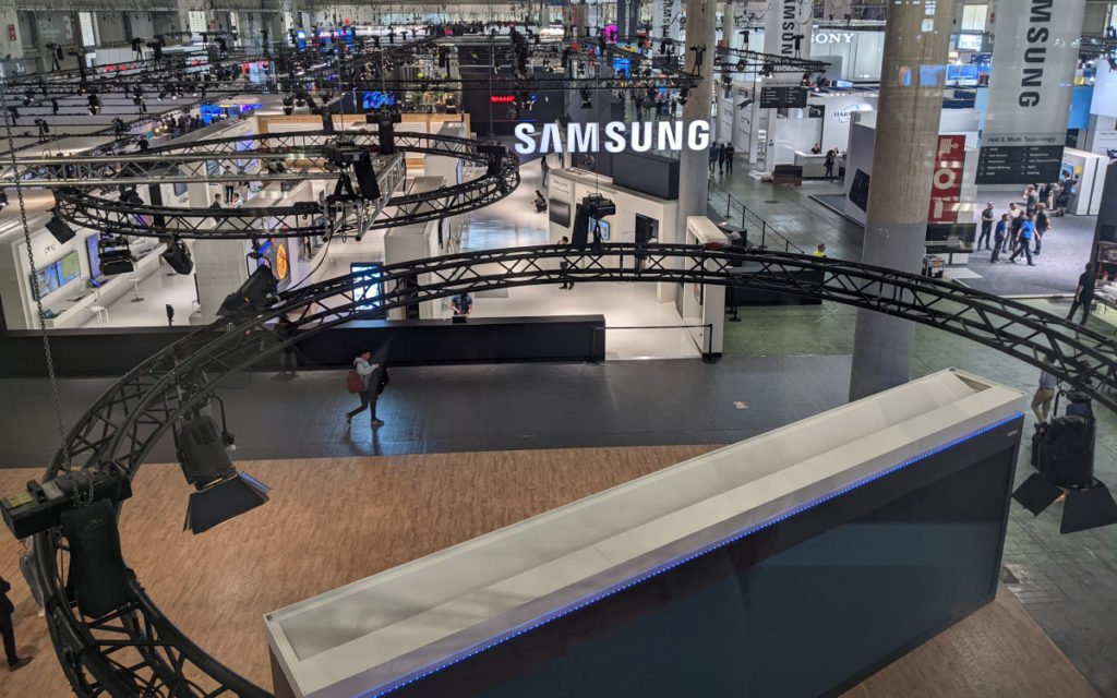 Samsung und Sony - Blick von oben auf Halle 3 (Foto: invidis)