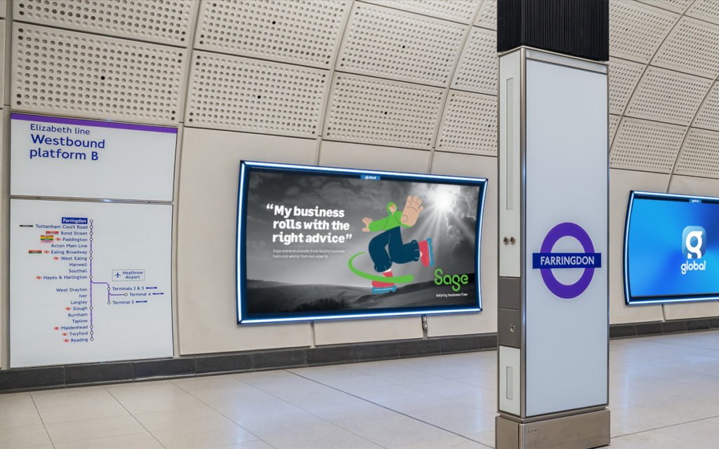 Auf den DooH-Displays der neuen Elizabeth Line wirbt unter anderem Sage. (Foto: TfL)