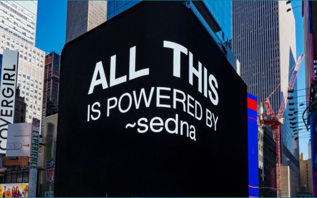 Sedna treibt mehr als die Hälfte aller Screens am Times Square an (Foto: sedna.de/ Screenshot)