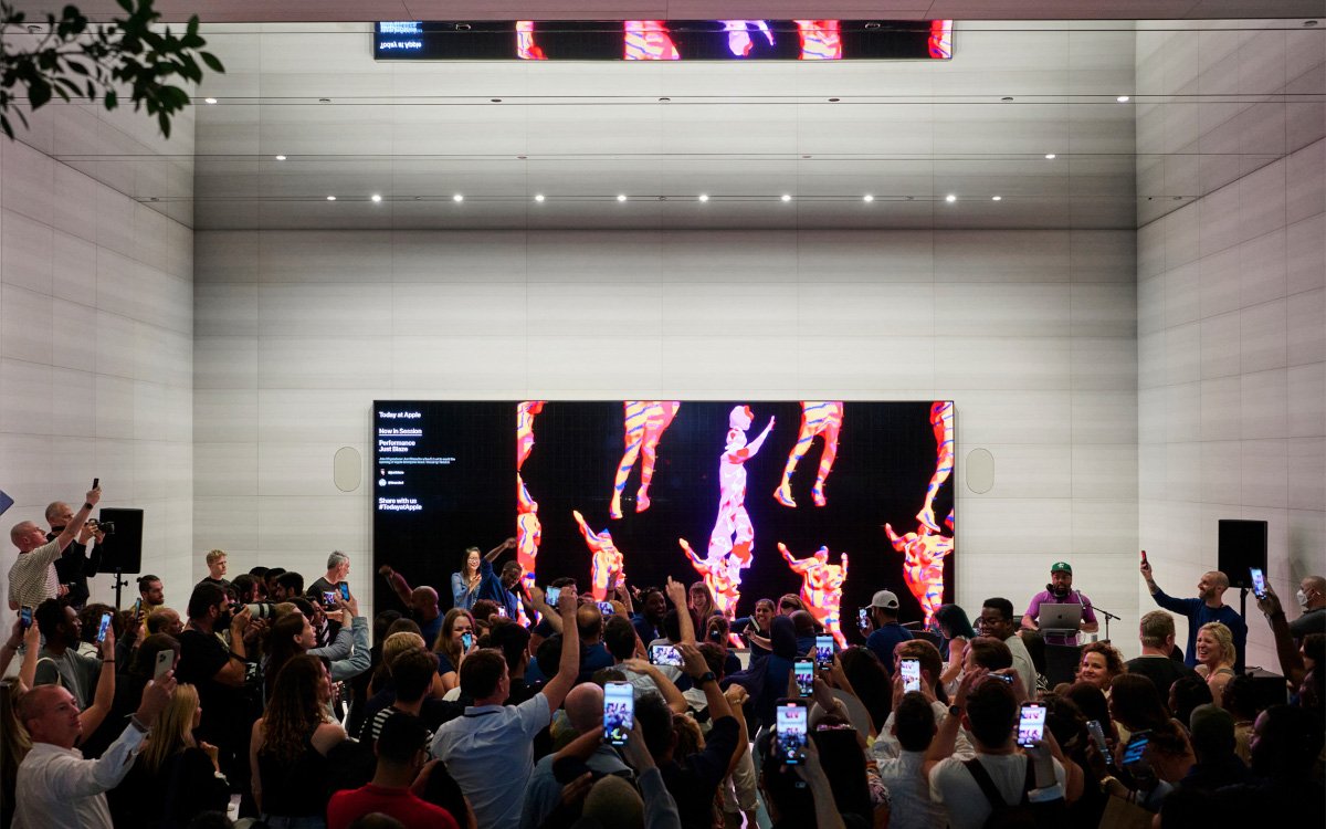 Der LED-Screen ist der Star - Eröffnung von Apple Brompton Road (Foto: Apple)