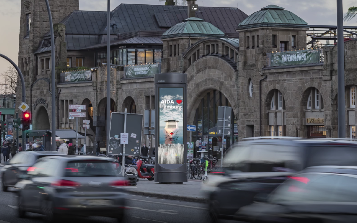 Aida-Kampagne auf Public Video City Tower von Ströer in Hamburg (Foto: Ströer)