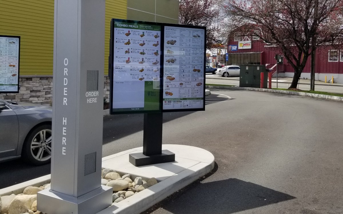 Drive-Thru bei Taco Time Monroe mit zwei LG-Displays (Foto: LG Business Solutions)