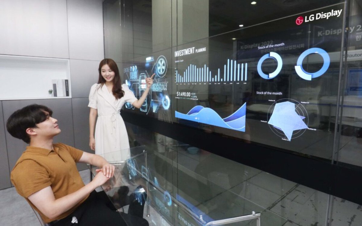 LG stellte auf der K-Display transparente OLED-Lösungen für Corporate-Anwendungen vor. (Foto: LG Electronics)