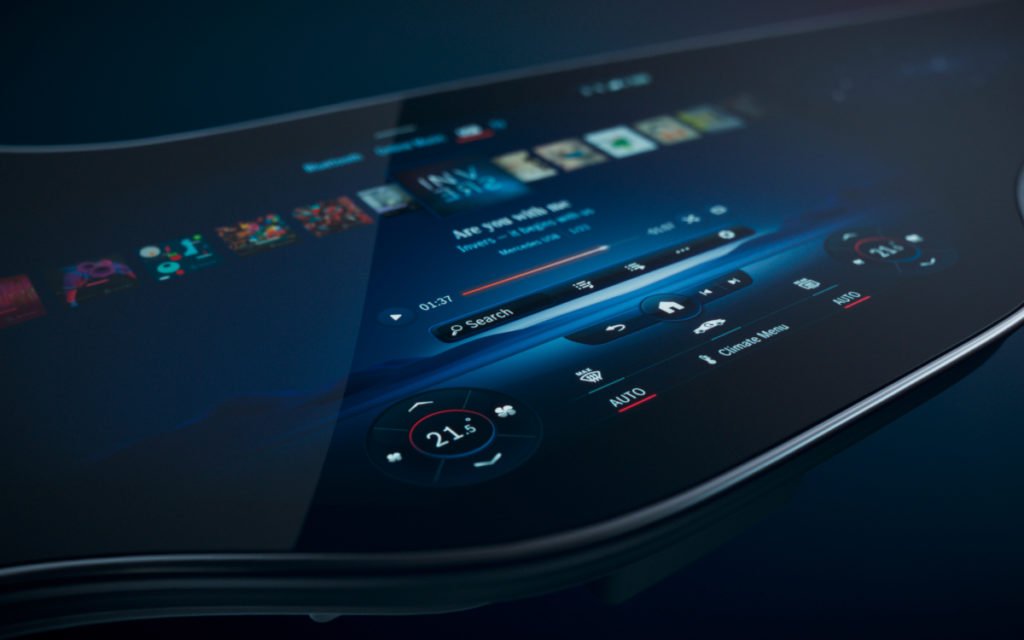 Detailansicht des MBUX Hyperscreens (Foto: Mercedes Benz Group) 