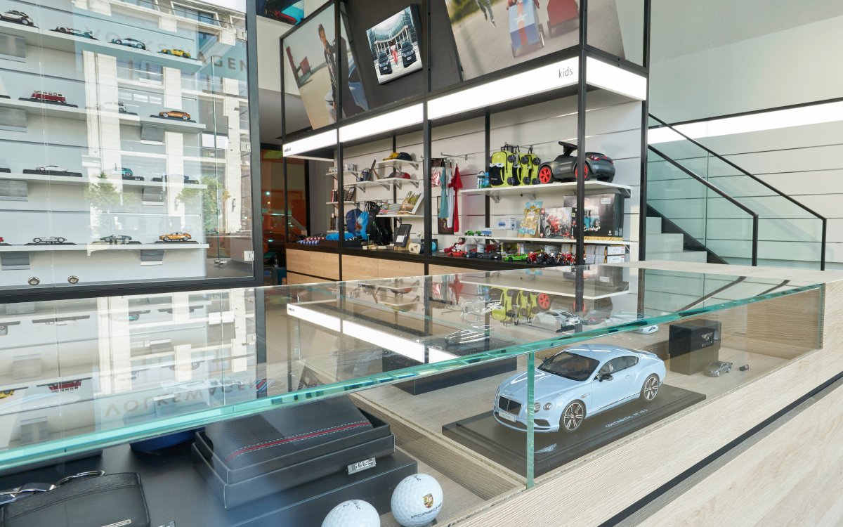 Im Drive-Store können Besucher Lifestyle-Artikel und Souvenirs shoppen. (Foto: Volkswagen AG)