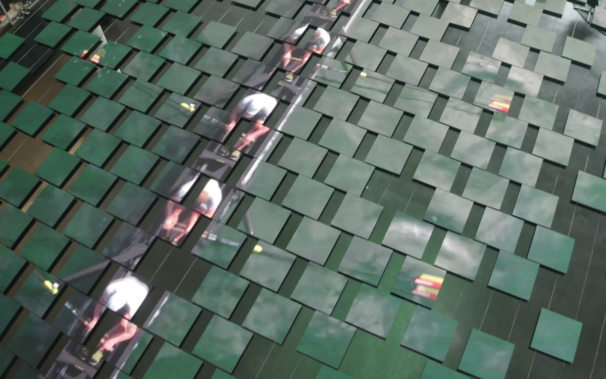 Das LED-Mosaik bei Wilo von oben betrachtet (Foto: tennagels Medientechnik)