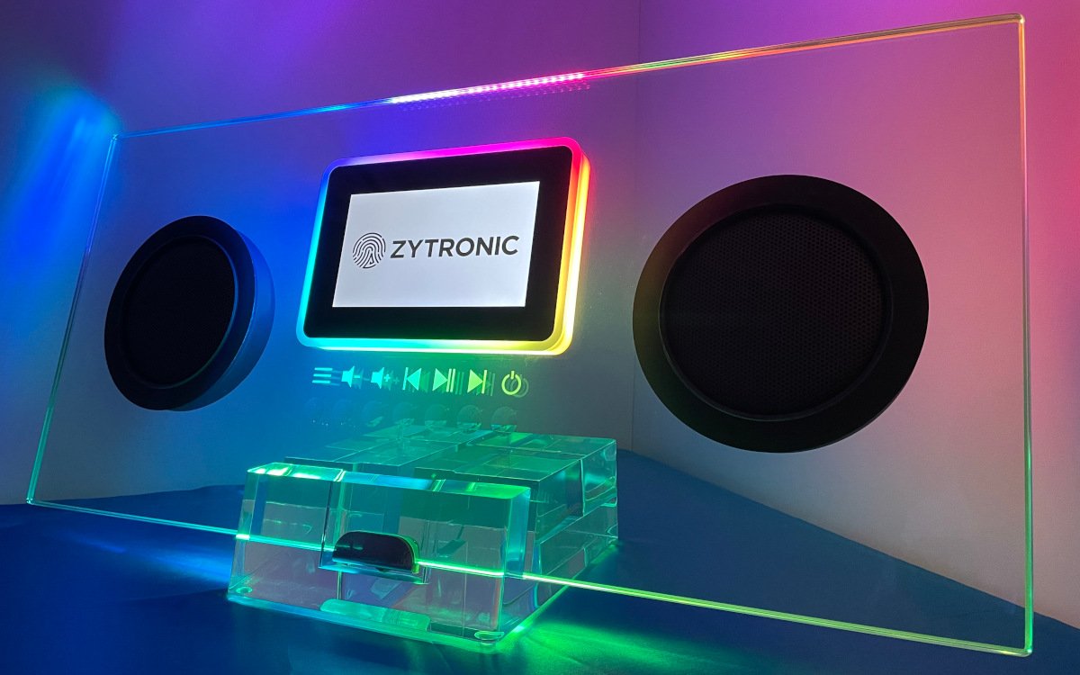 HiFi-Anlage mit Electroglaz und Touchscreen von Zytronic (Foto: Zytronic)