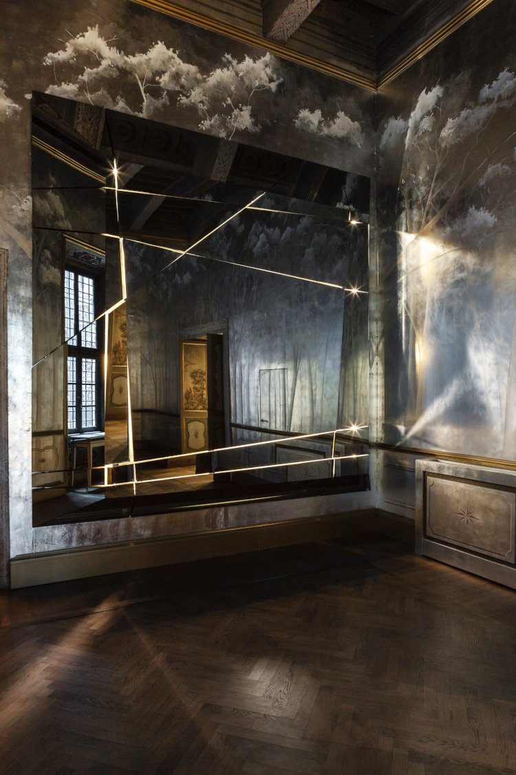 Der "Mirror of Wonders" im Hauptsitz von Fabio Mazzeo Architects. (Foto: Bianca Puelo / via v2com)