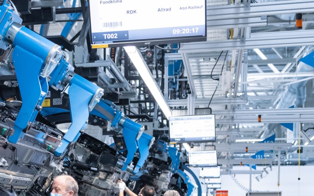 Digital Signage in der Factory 56 von Mercedes-Benz (Foto: Mercedes-Benz)
