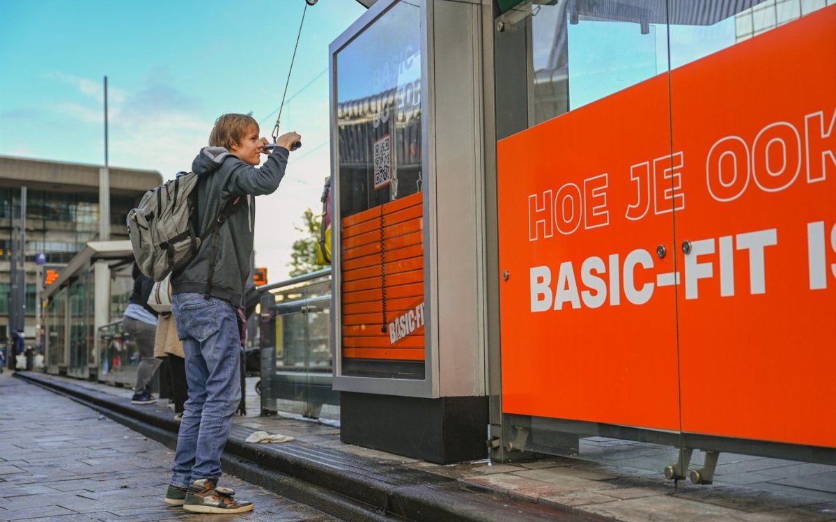 Basic-Fit-Kampagne in Rotterdam (Foto: JCDecaux)